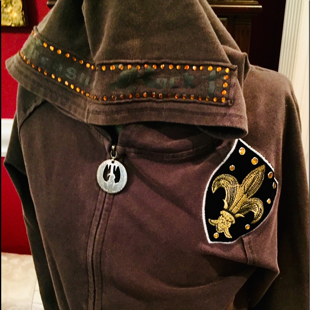 HOODIE - TREASURE ROCK 💪